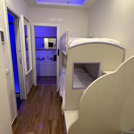 Bunk Bed - 4 Gæstehus